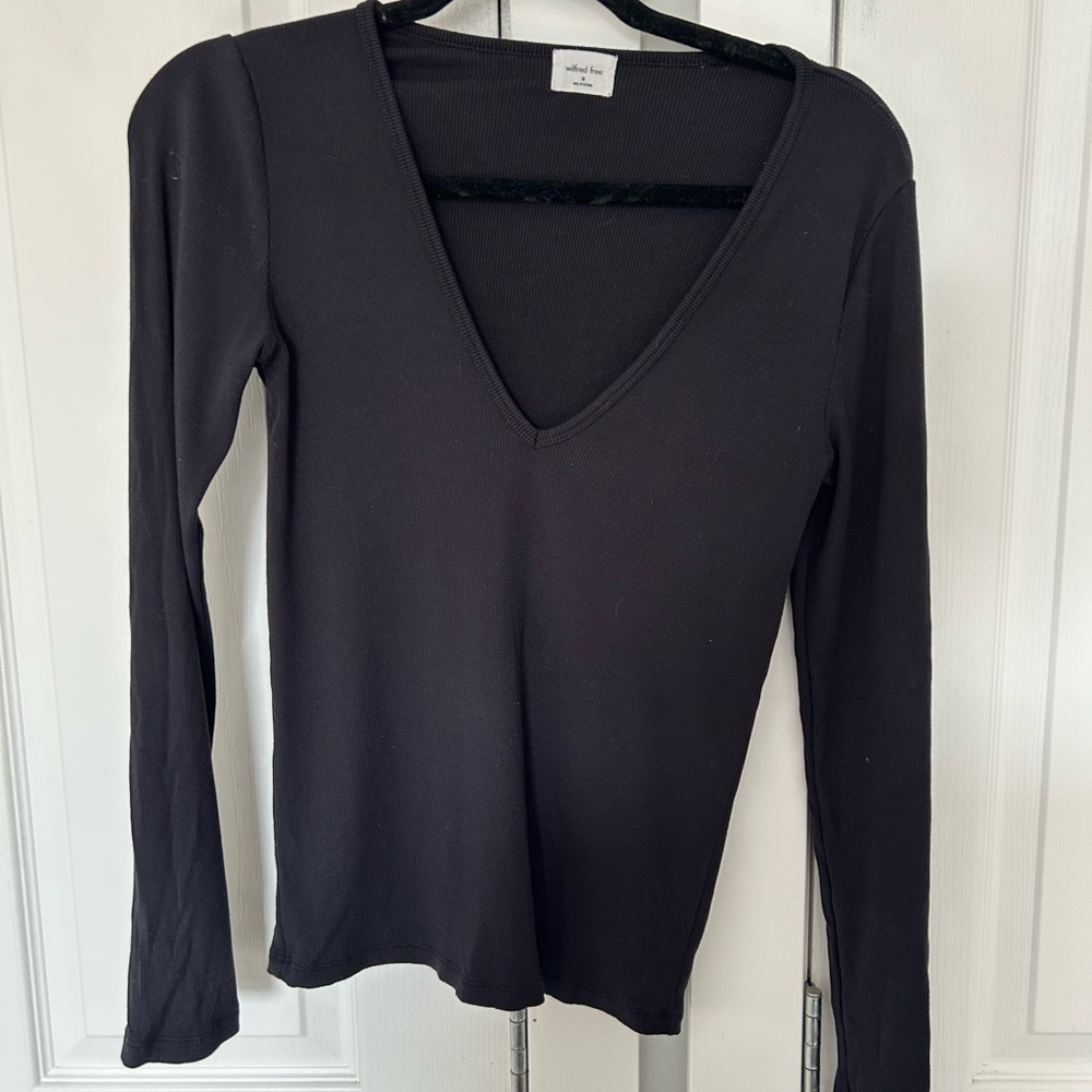 Wilfred Deep V-Neck Black Long Sleeve Top